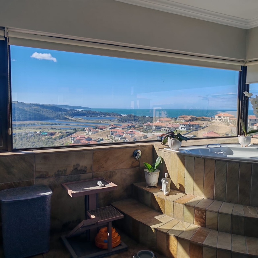 5 Bedroom Property for Sale in Avonddans Western Cape